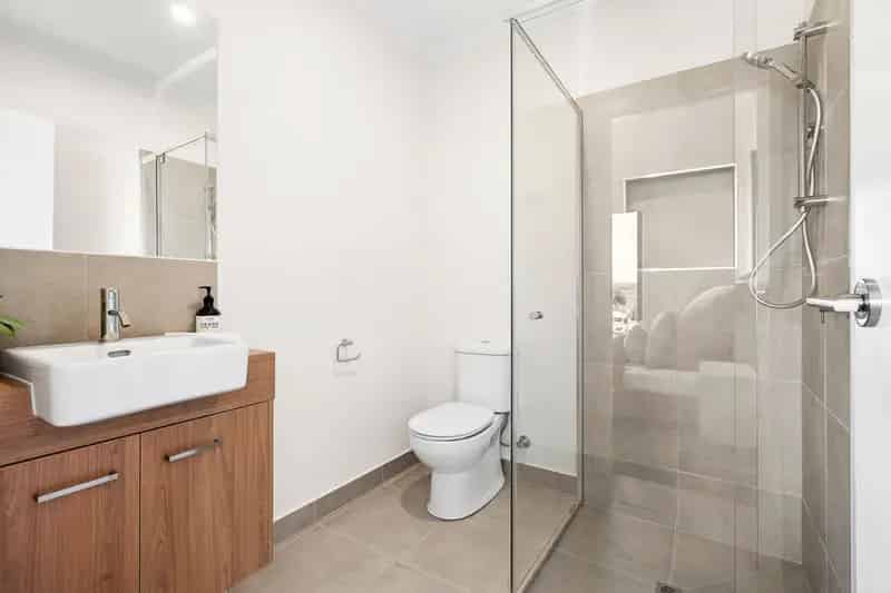Stylish Brand-New Home in the Lara Lakes Estate