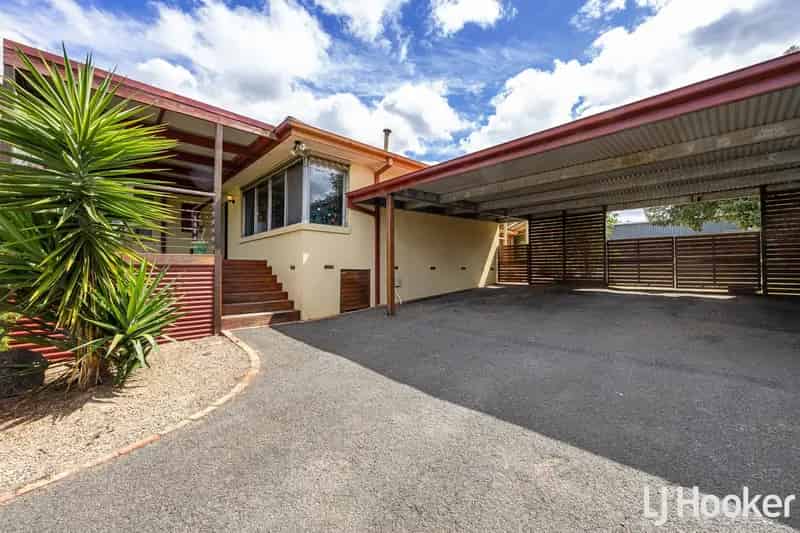 Buy House in Bacchus Marsh with Spacious Living and Outdoor Entertaining