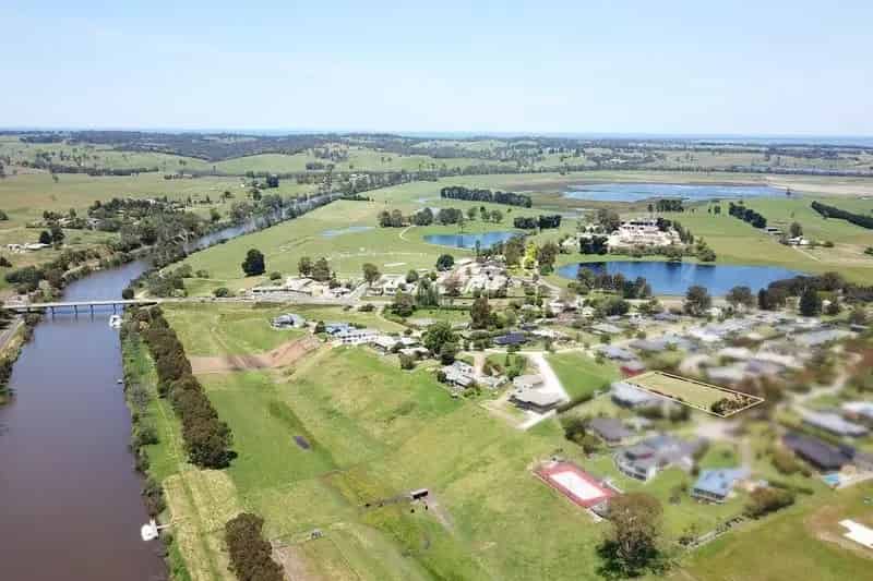 Prestige Vacant Land Swan Reach with Potential for Tambo River Views
