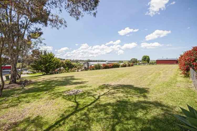 Exceptional Opportunity: 1614 m2 Vacant Block in Exclusive Swan Reach Estate