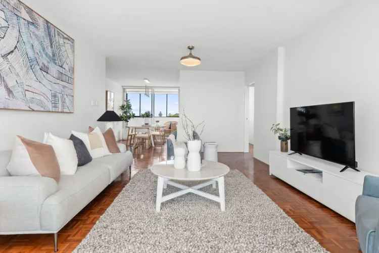 4 Bedroom Penthouse Apartment in Sydney