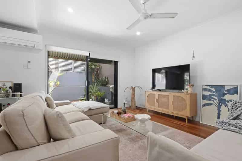Auction 3 Bedroom Executive Home in Paddington with Backyard