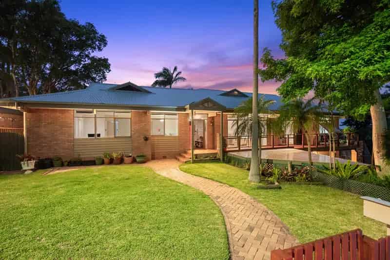 Exciting Multi-generational Living Plus Income