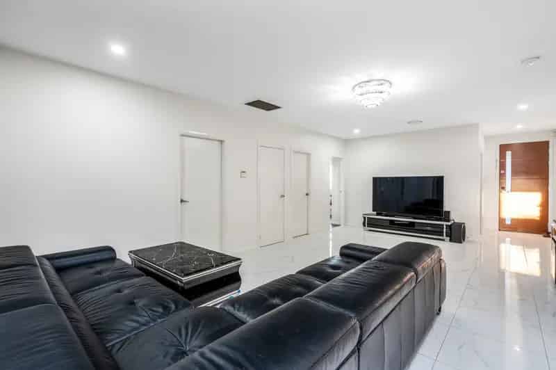 Perfect Family Home with Ponds School Catchment!