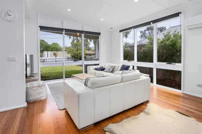 Coastal Retreat - Stroll To The Beach
