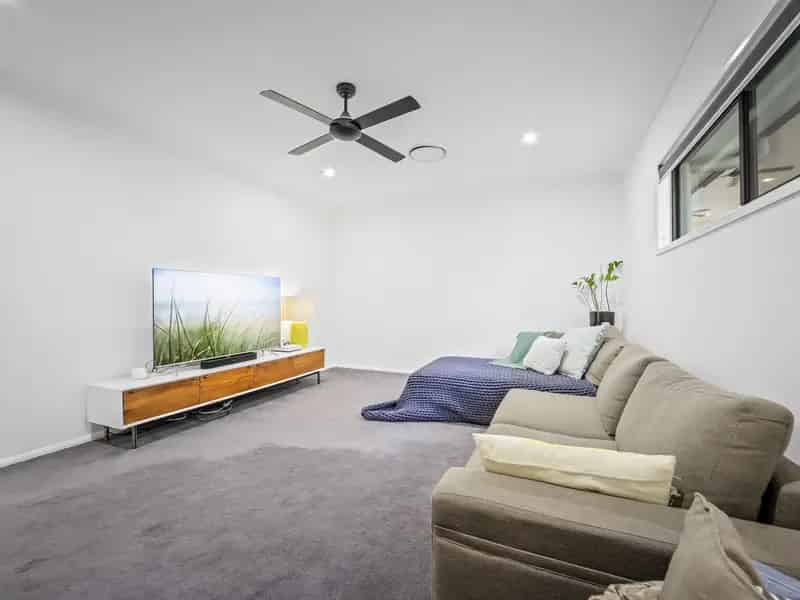 Architecturally Designed Hinterland Living - Your Dream Retreat Awaits!