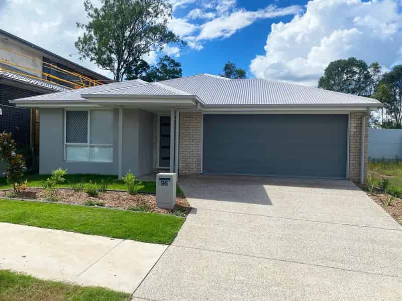 BRAND NEW FOUR-BEDROOM HOUSE WITH SECOND LIVING ROOM