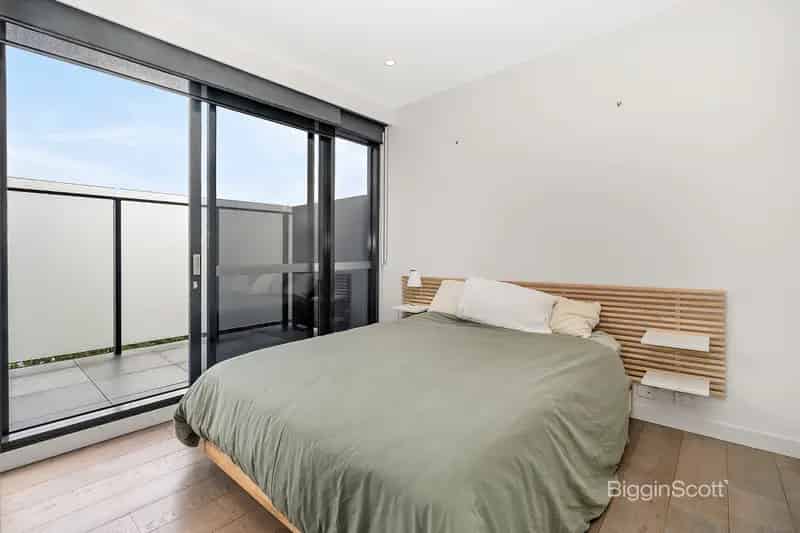 3 rooms apartment of 365 m² in Melbourne