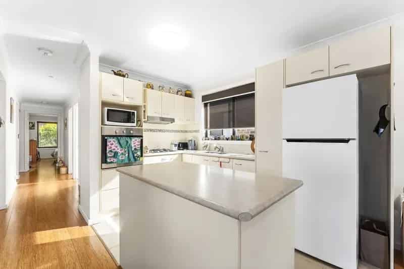 House For Sale - 18 Delavia Drive, Lake Munmorah NSW 2259