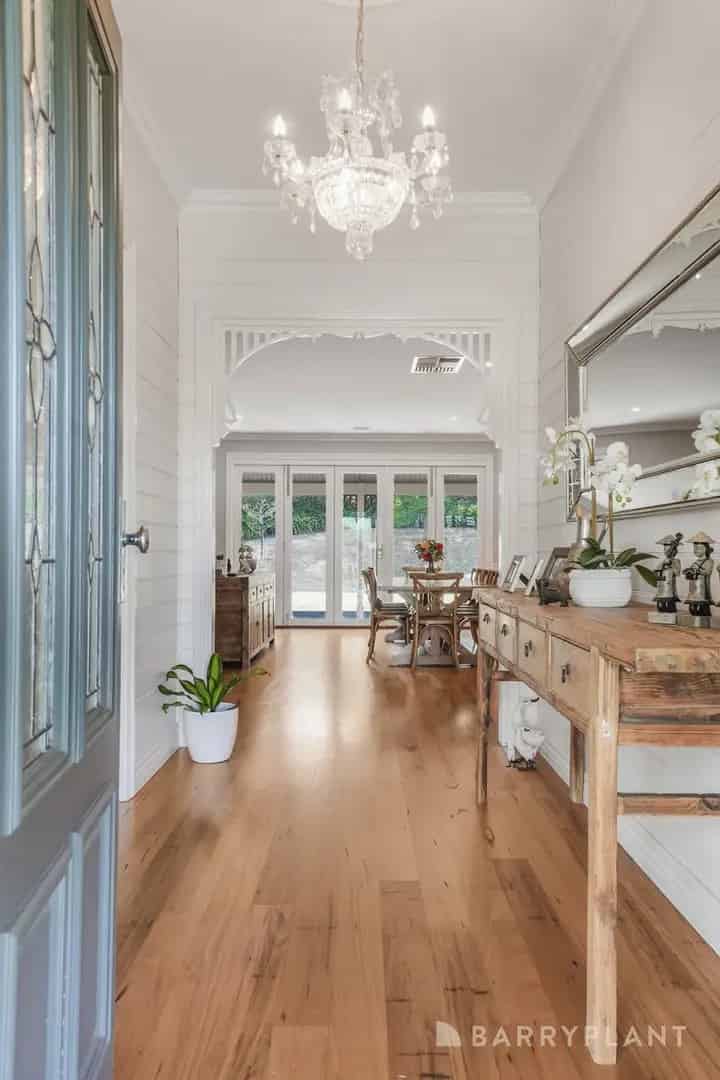 Modern Country Elegance on One Acre - Space, Style & Serenity