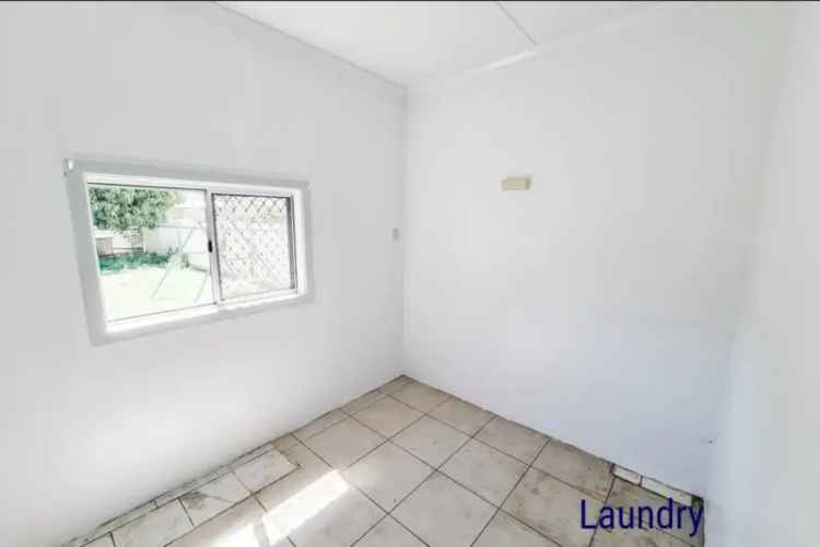 Buy House in Winston with 3 Bedrooms and Spacious Yard