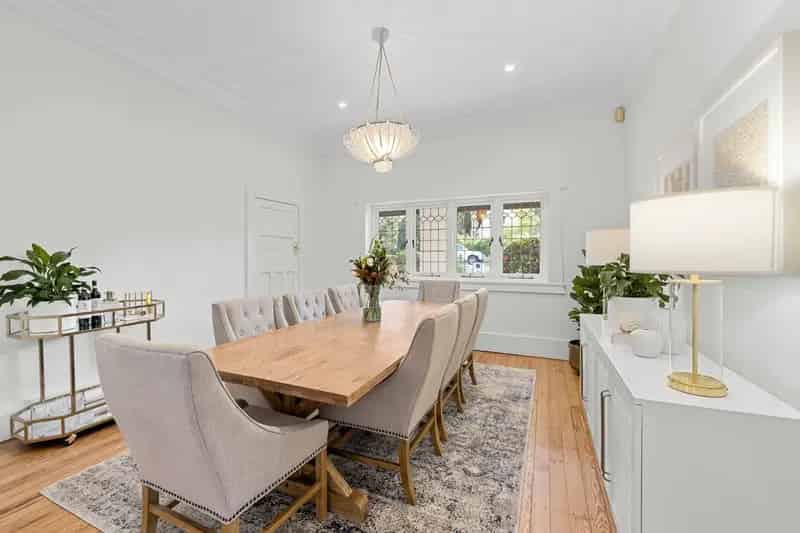 Lease Spacious Bungalow with Pool in Lindfield NSW