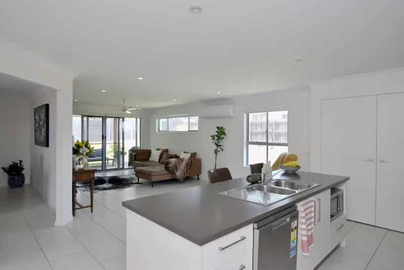 QUALITY HOME… SIDE ACCESS… CUL-DE-SAC LOCATION