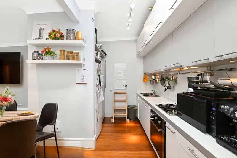 LEASED - HOLDING DEPOSIT RECEIVED