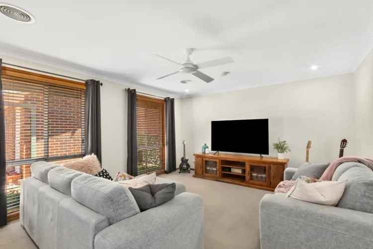 House For Rent in District of Tuggeranong, Australian Capital Territory