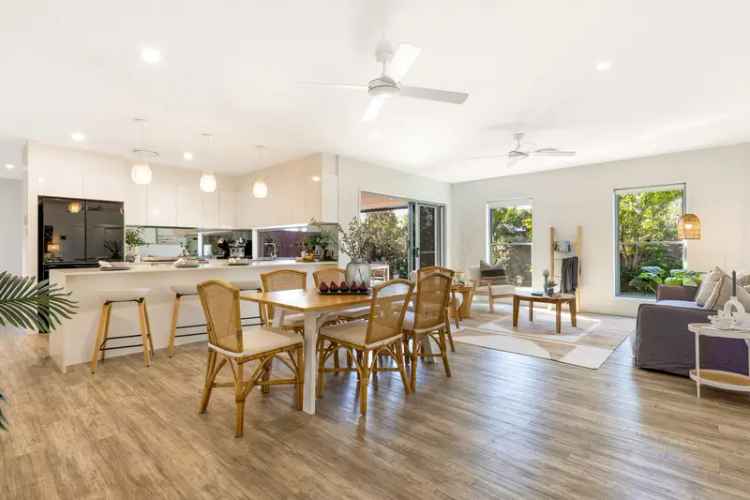 A Stylish Four Bedroom Home in Brightwater Estate, Mountain Creek