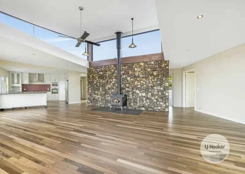 Buy rural property in Lower Snug with stunning views and luxury features