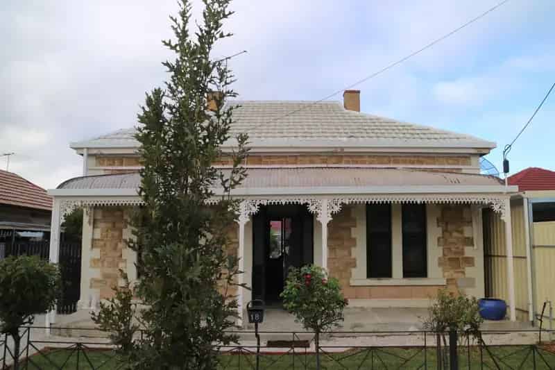 1910 Cottage Charm