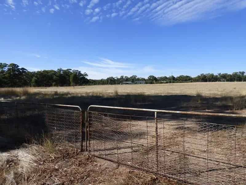 Buy Lifestyle Block North Facing in Stawell with Home Site Potential