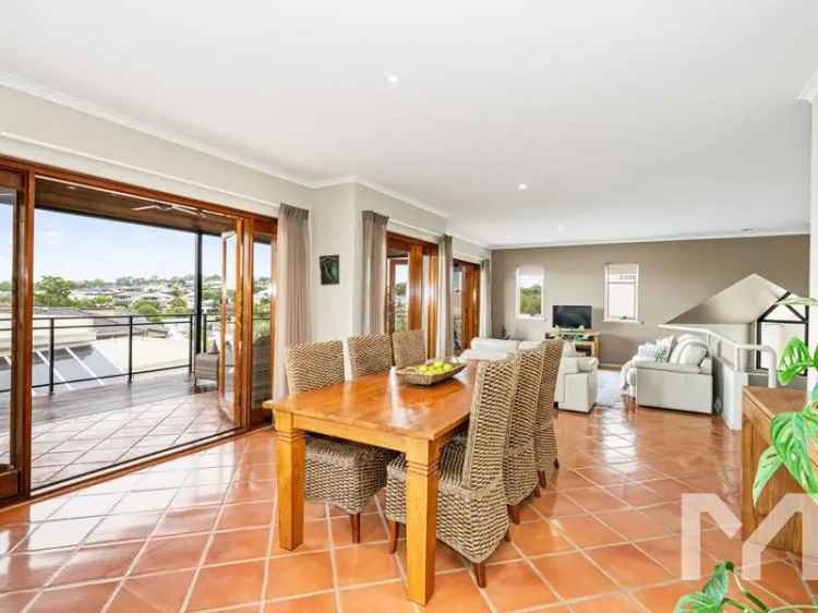 House For Sale in City of Melville, Western Australia