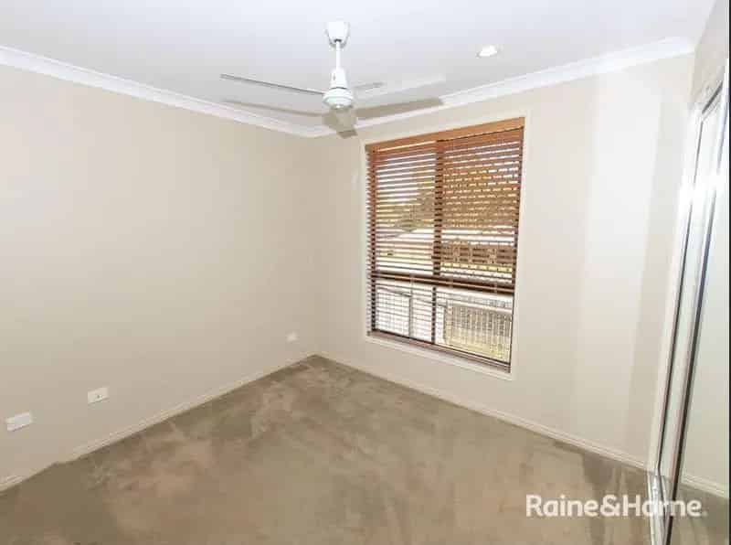 Buy House with Three Bedrooms and Open Plan Living in Gladstone