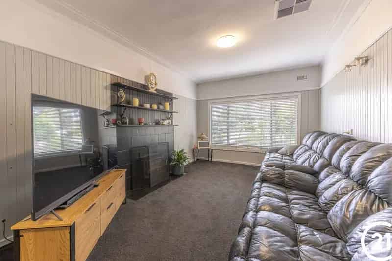15 Oxford Street, Forbes NSW 2871 - House For Sale