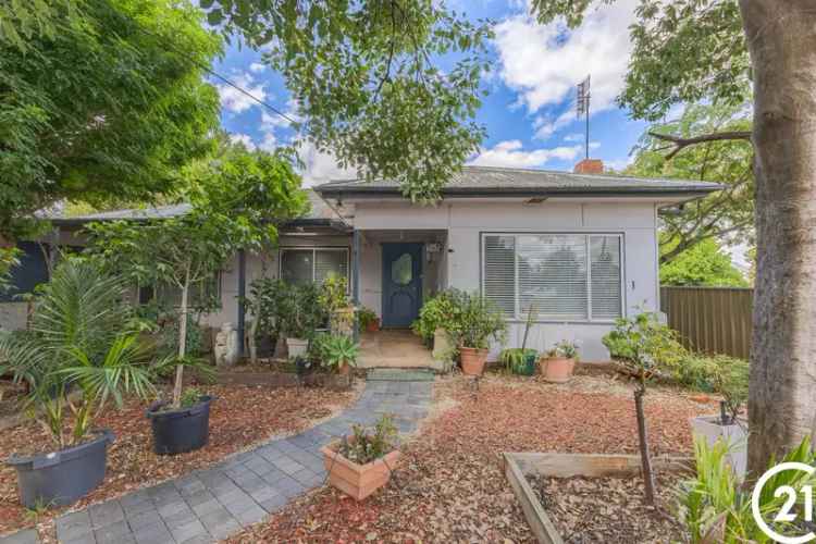 15 Oxford Street, Forbes NSW 2871 - House For Sale