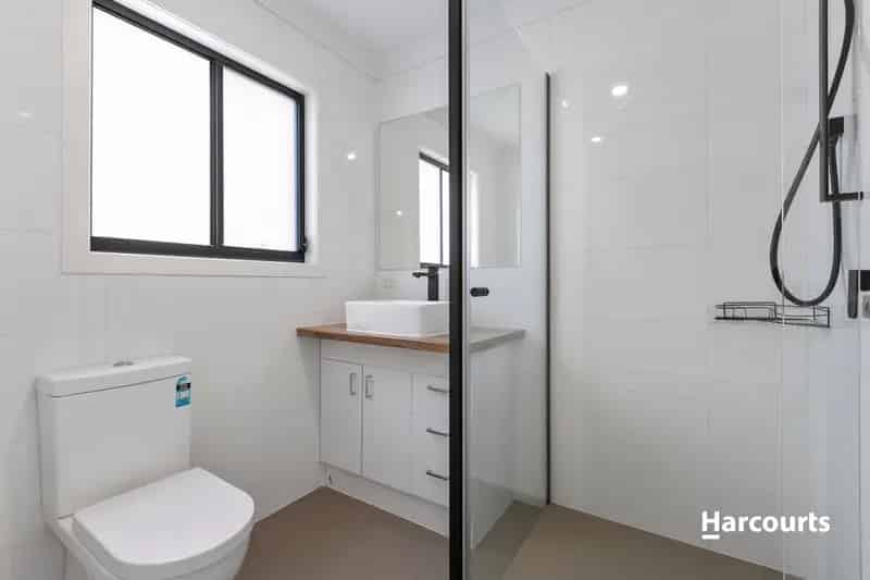 Stylish & Spacious Retreat, In Convenient Locale
