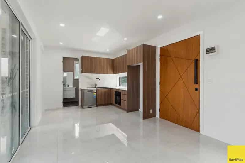 Brand-New 2-Bedroom Granny Flat in a Convenient Location!