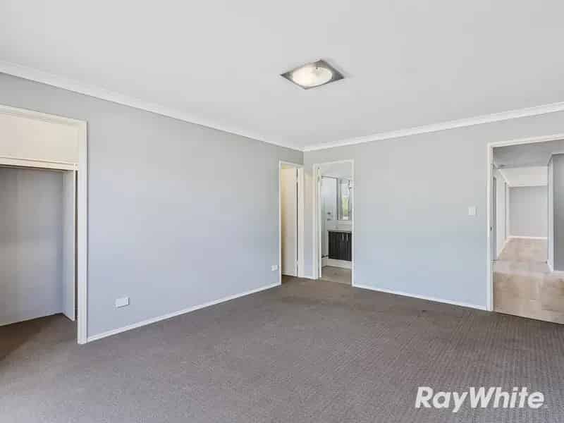 Spacious and Modern Family Entertainer