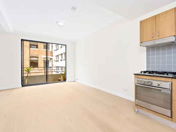 2 Bedroom 159m2 Sydney Apartment Light Filled Stylish