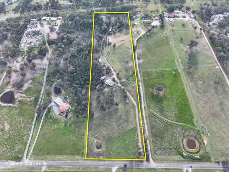 Buy Lifestyle Property in Parkes with 10 Acres of Countryside