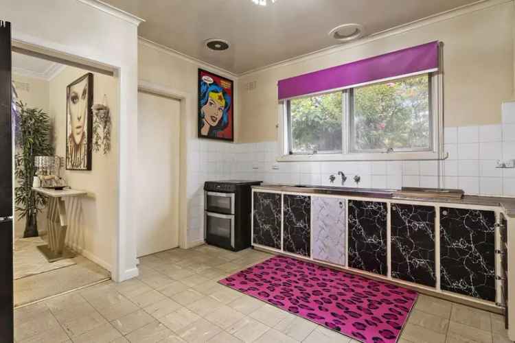 Convenient options on 785sqm in Central location