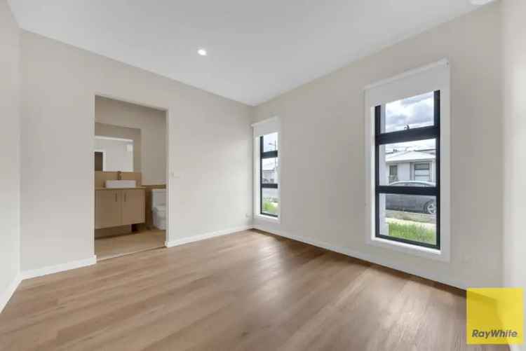 4 Bedroom House 157m2 Melbourne Theatre Room Modern Kitchen