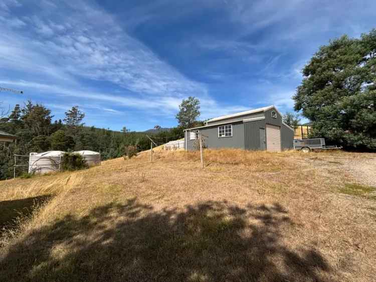 Quiet Rural Home Huge Garage Long Driveway