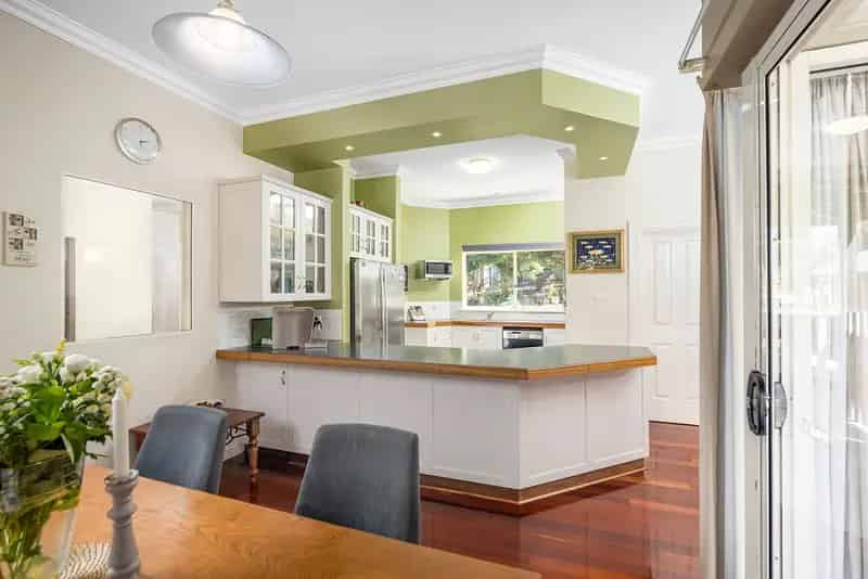 Buy House Strathalbyn with Timeless Charm and Breathtaking Views