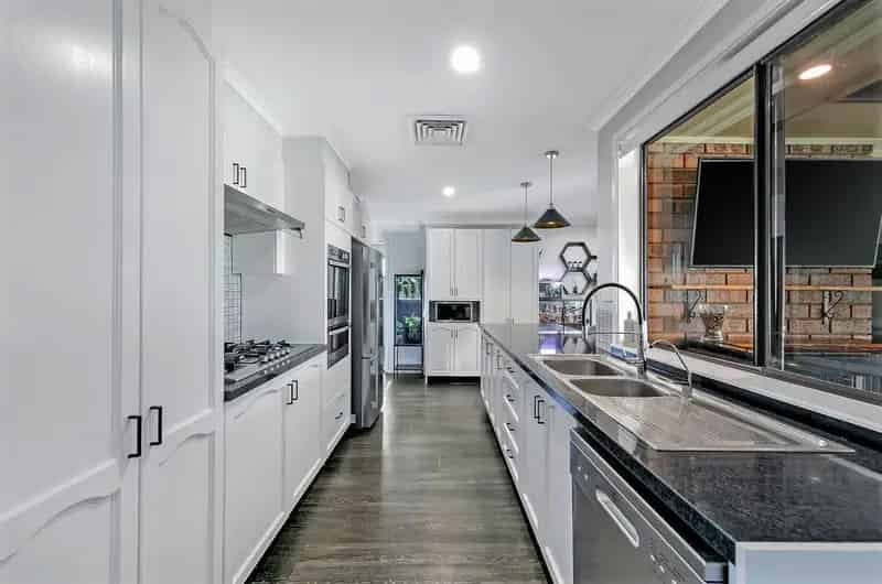 IMMACULATE THREE BEDROOM HOME IN PRIME LOCATION!