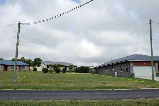 Vacant block close to Uralla Central School