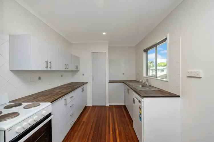 Buy 2 Storey Home in Cranbrook with Ample Yard Space for Boat or Caravan