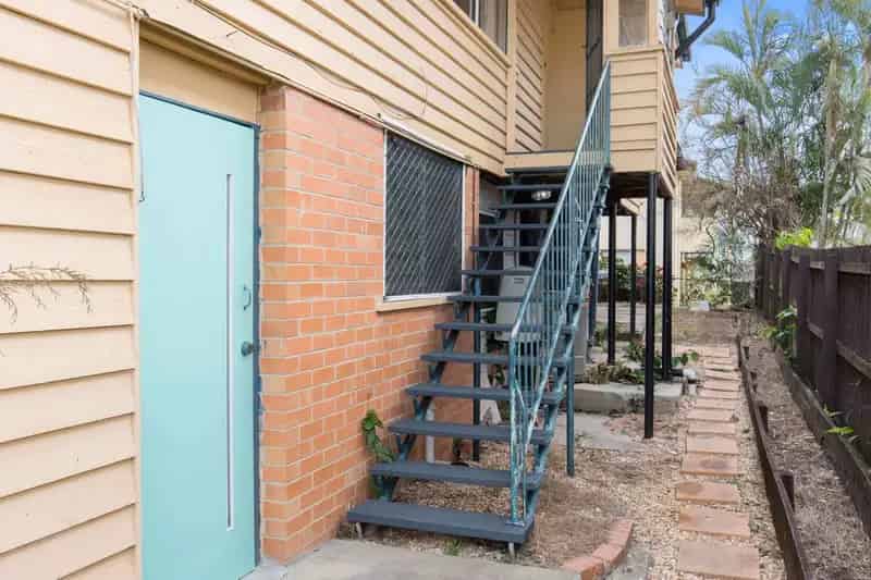 Inner-South Gem - Secure 1-Bedroom Unit Close to Everything