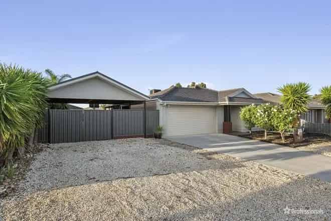 House For Sale , 14, Whirrakee Drive, Maryborough, Victoria