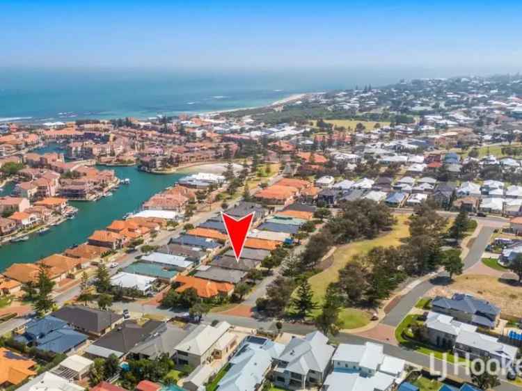 3 Bed 2 Bath Home Opposite Park Near Avalon Bay