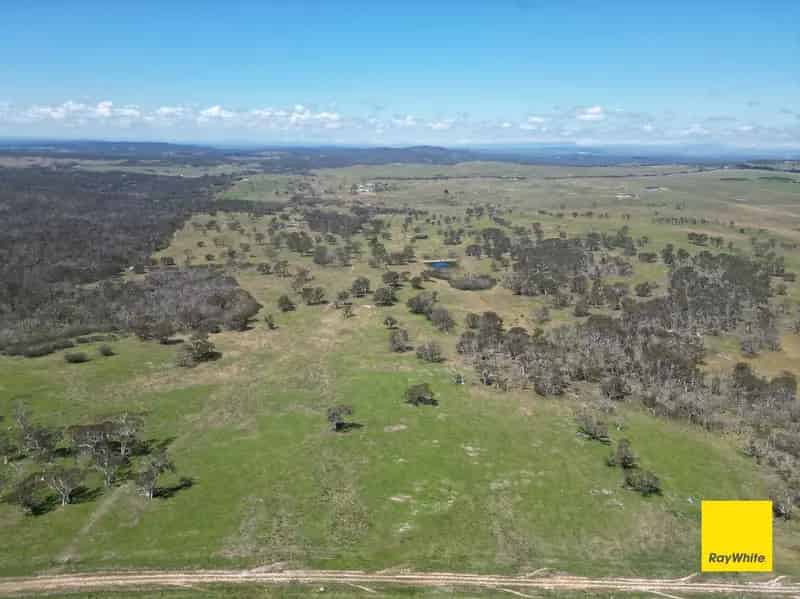Work & Play at "McLaughlin" - 293ha