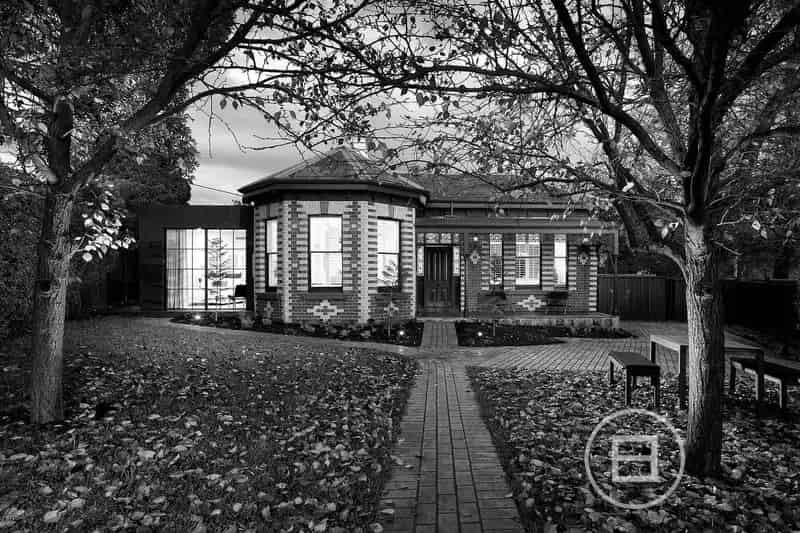 Stunning buy terrace in Hawthorn with exceptional features