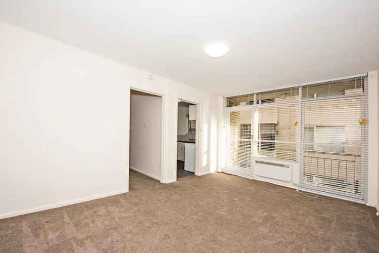 2 Bedroom 175m² Apartment Melbourne - Modern Living