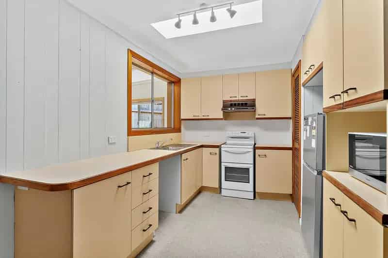Real Estate For Lease - 28 Langson Avenue - Figtree , NSW