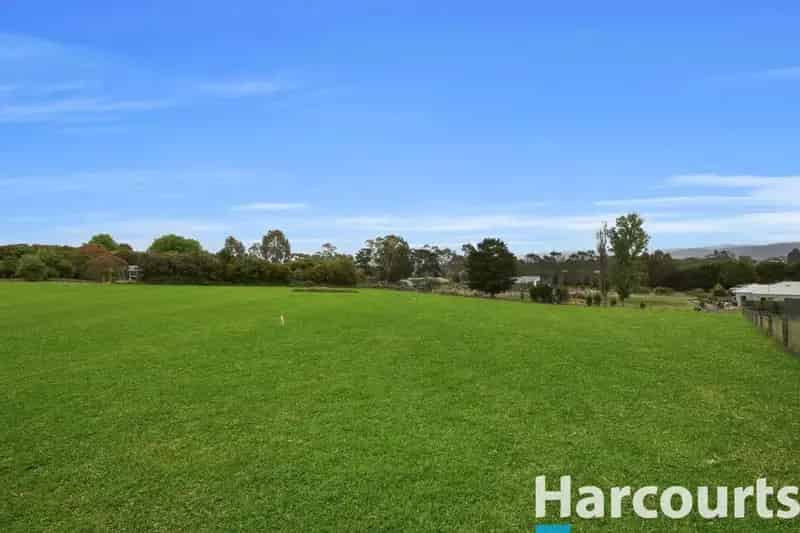 Buy Rural Property in Drouin with Exclusive Estate Features