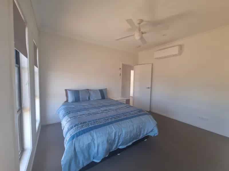 Opportunity to rent a semi-furnished 4 bedroom/4 bathroom home