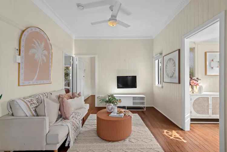 Charming 2-Bedroom House in Moorooka