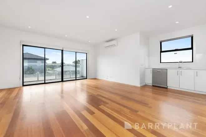 House For Rent , 116, Ballarat Road, Melbourne, Victoria